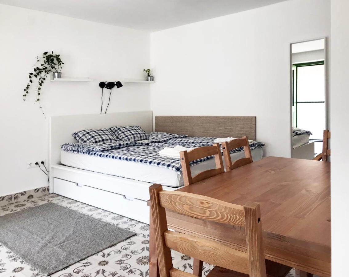 Nest Apartman Balatonszarszo Exterior photo