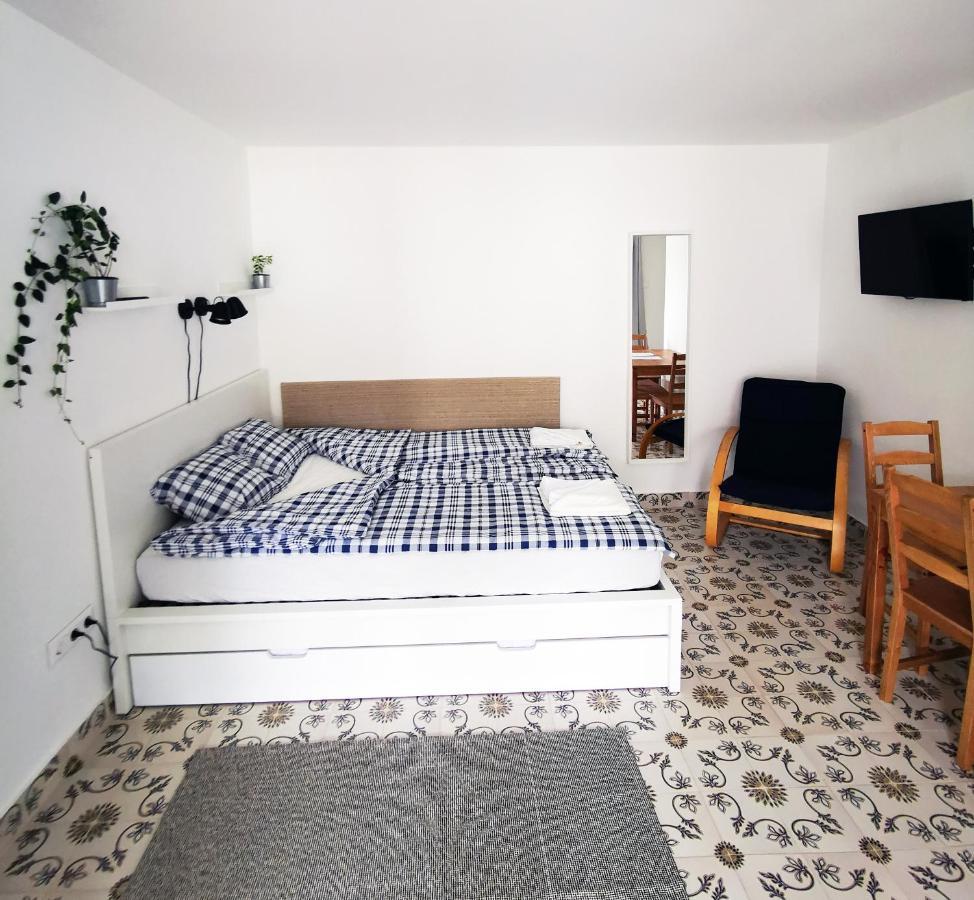 Nest Apartman Balatonszarszo Exterior photo