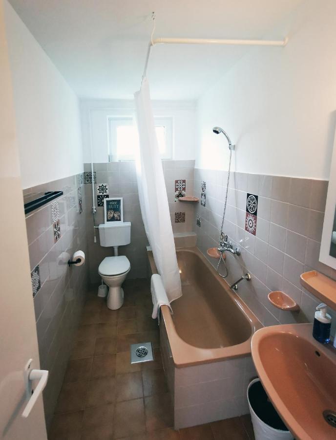 Nest Apartman Balatonszarszo Exterior photo